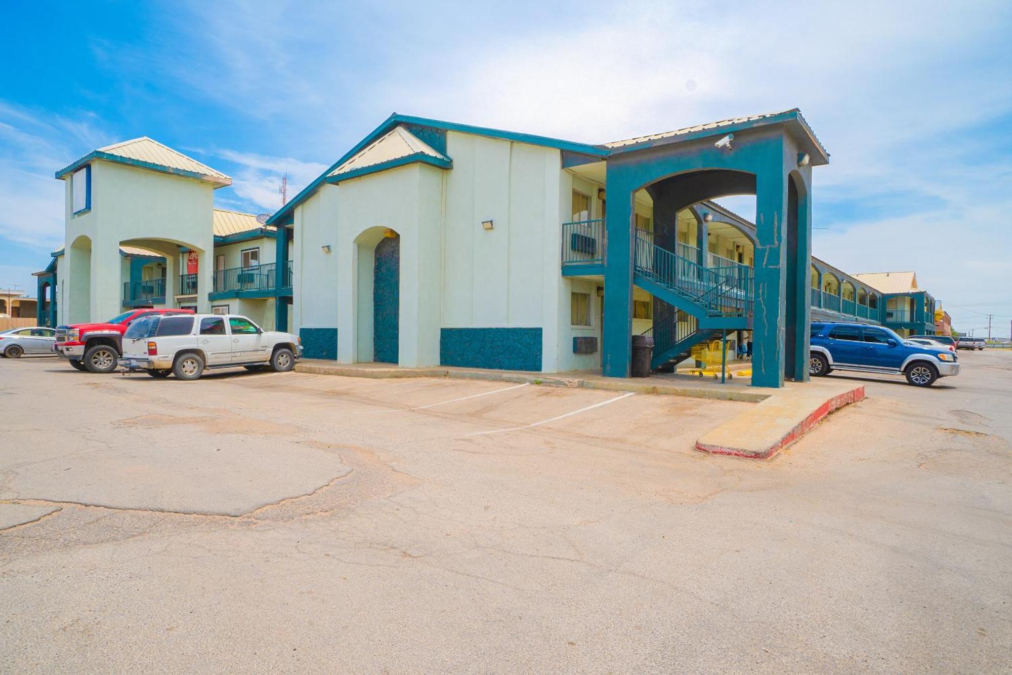Oyo Hotel Midland Exterior photo